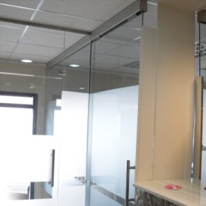 Combinación Puerta Abatible y Corredera a 90 grados
